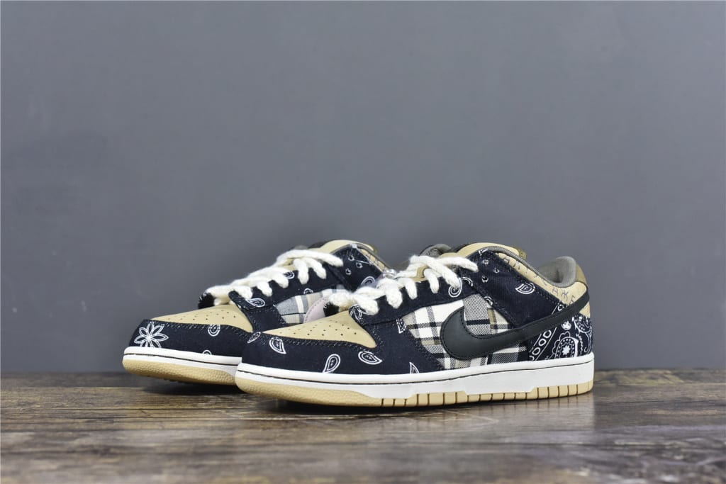 Travis Scott x SB Dunk Low 'Cactus Jack'