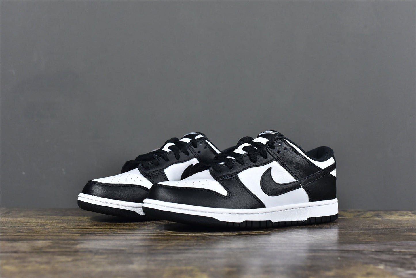 Dunk Low Retro ‘white black’