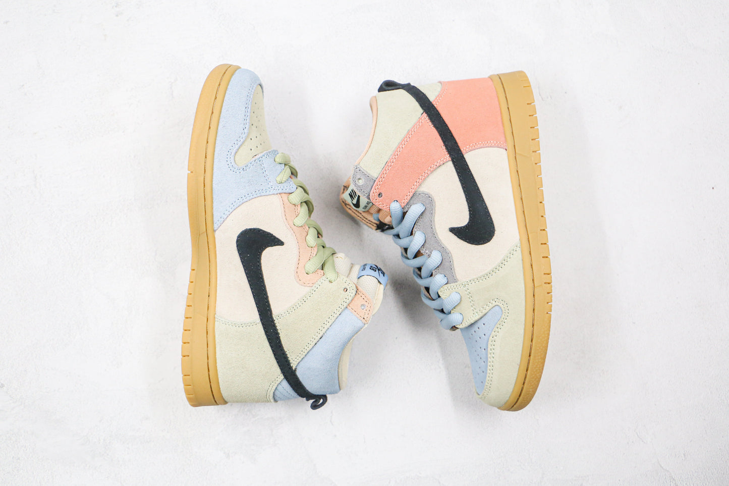 Dunk High SB 'High Spectrum’