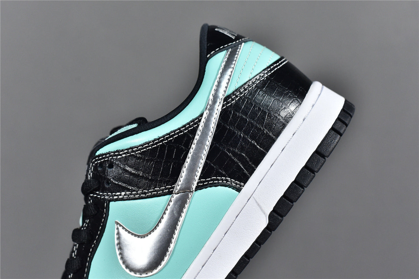 Dunk Low ‘Tiffany’