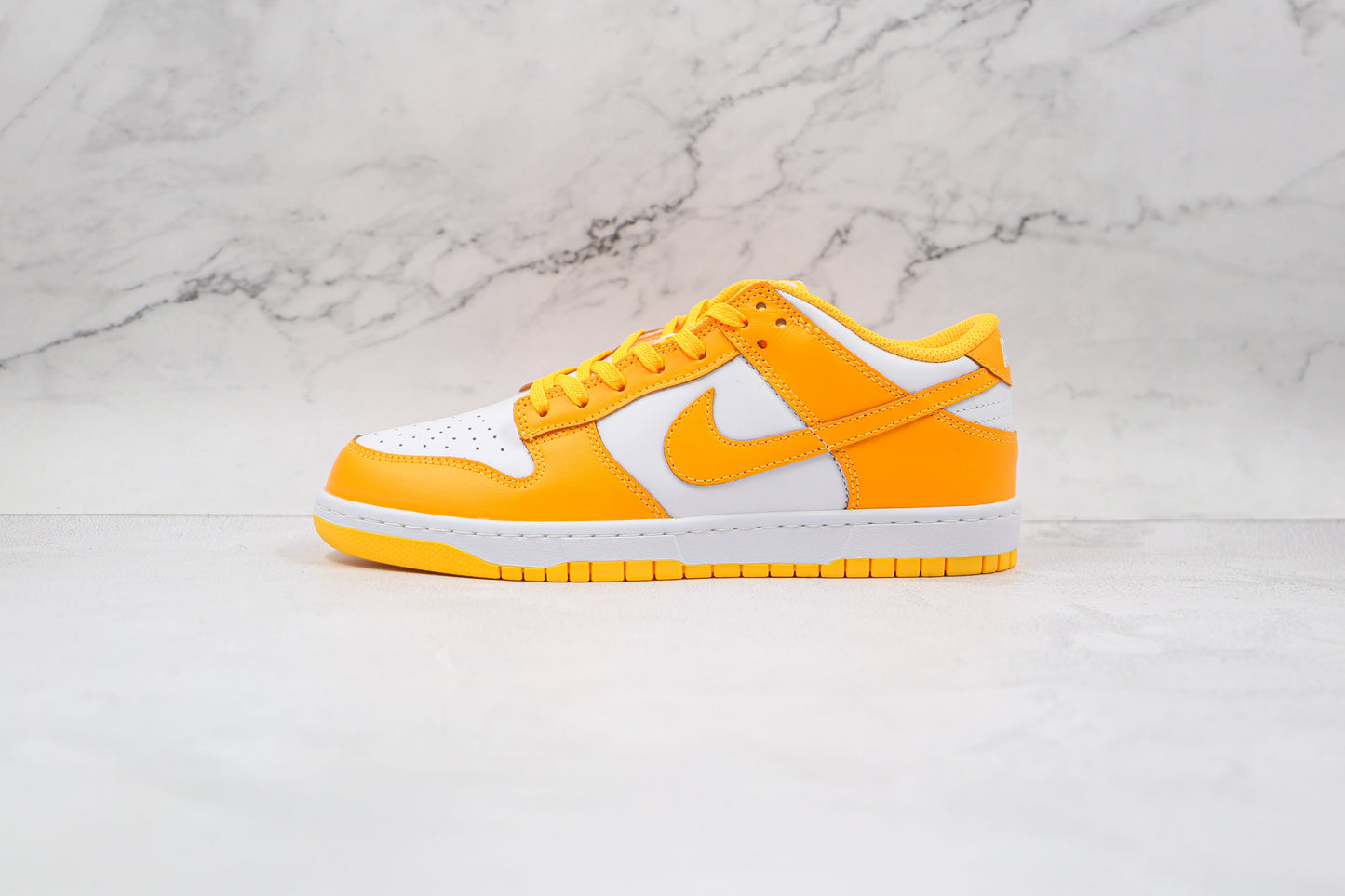 Dunk Low ‘laser orange ‘
