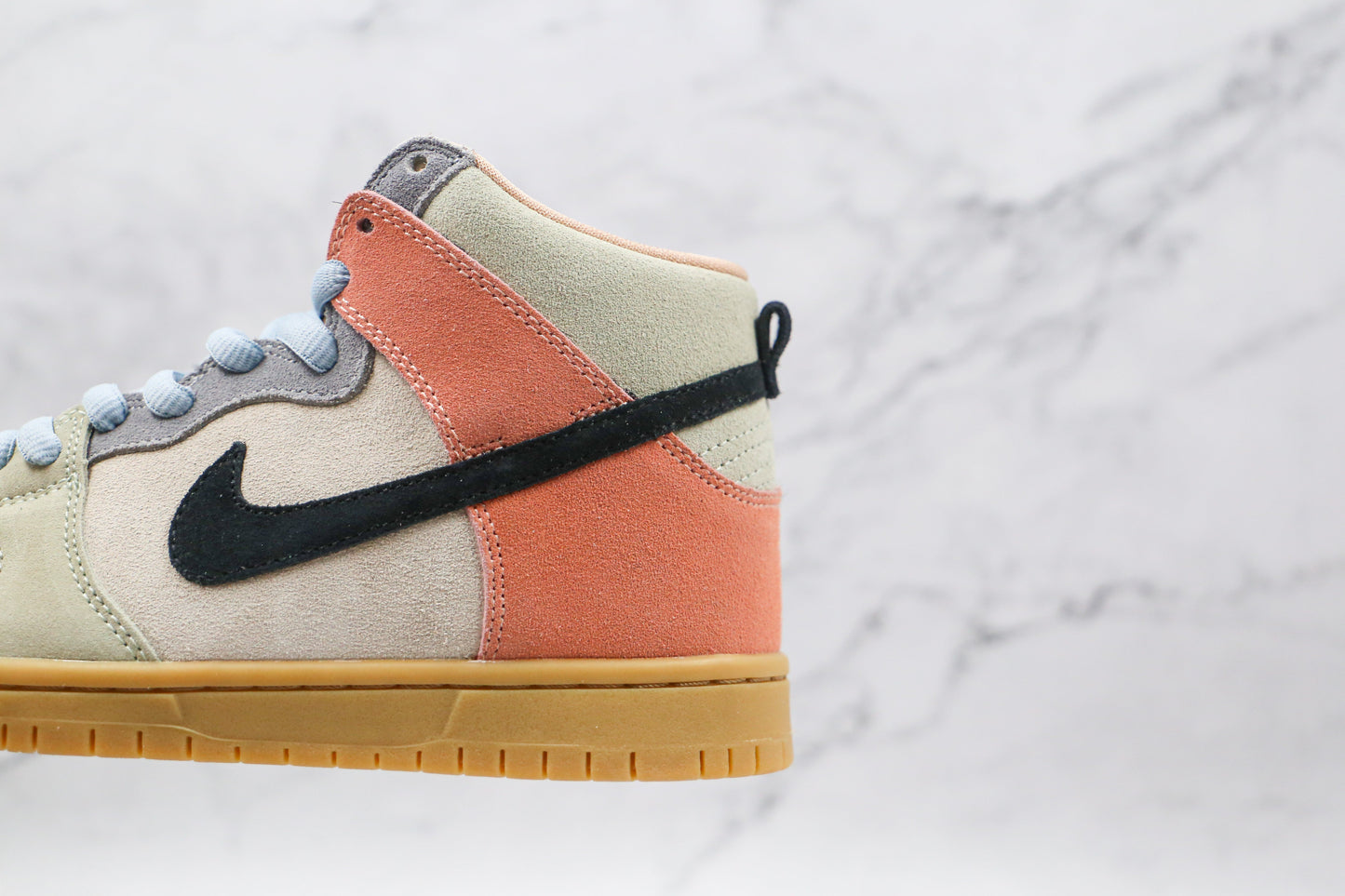Dunk High SB 'High Spectrum’