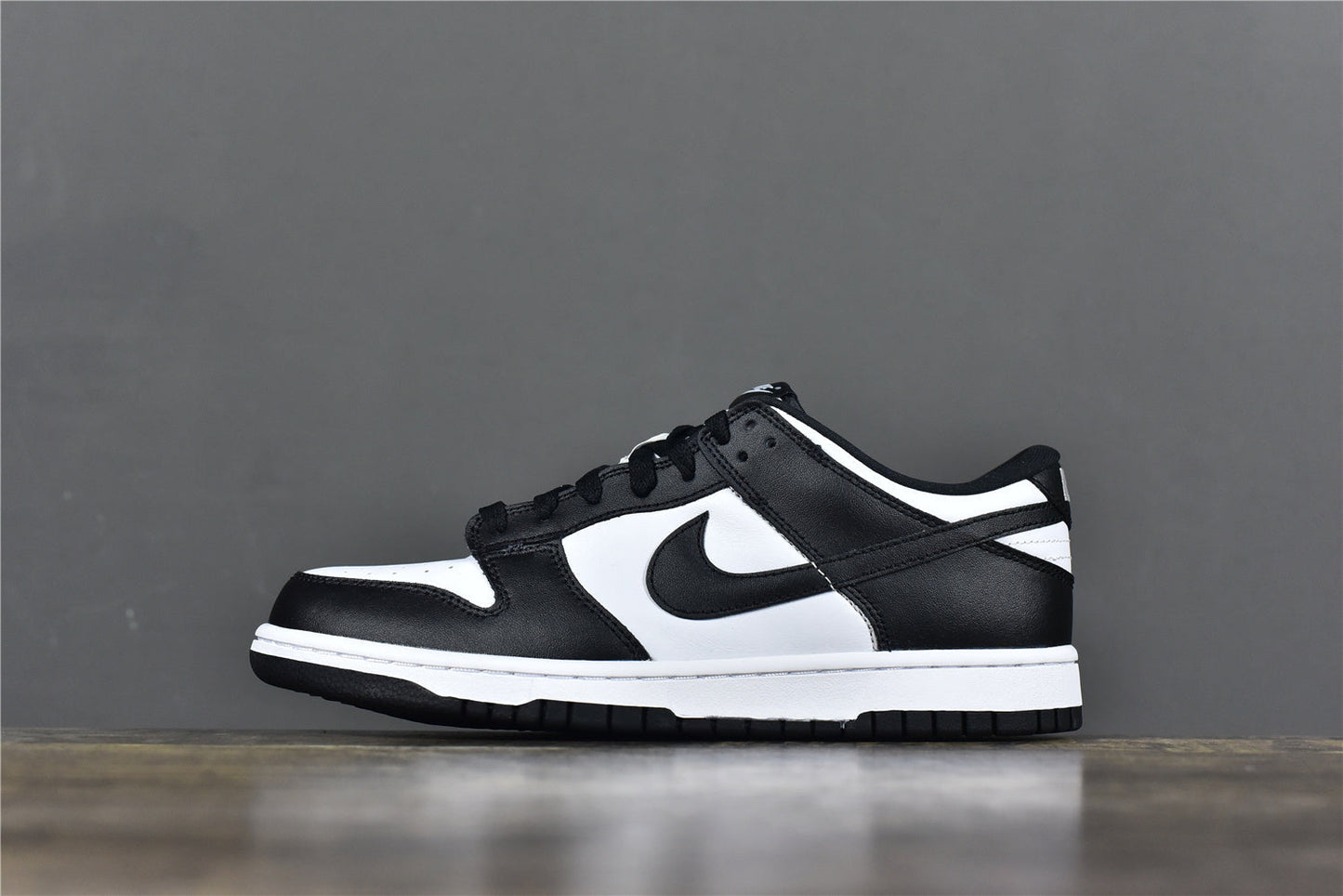 Dunk Low Retro ‘white black’