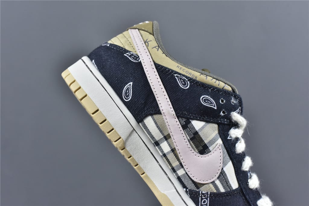 Travis Scott x SB Dunk Low 'Cactus Jack'