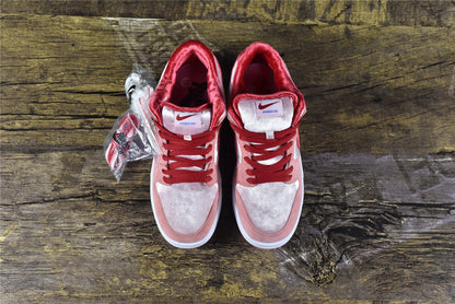 StrangerLove Dunk Low SB 'Valentine's Day'