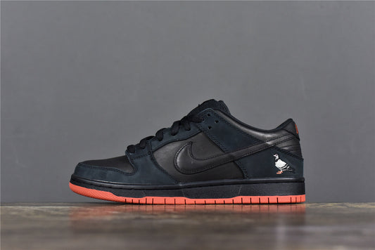 Dunk low Staple ‘Black Pigeon’