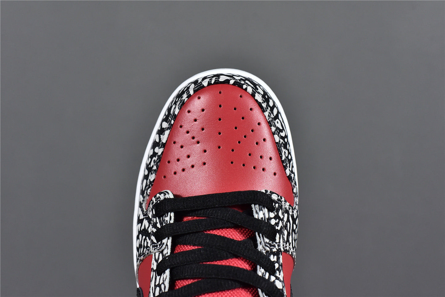 SUP SB Dunk Low - Red Cement