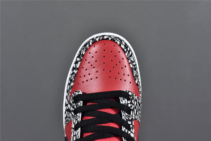 SUP SB Dunk Low - Red Cement