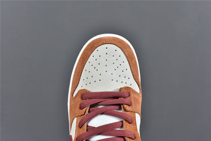 Dunk Low SB ‘Dark Russet Cedar’