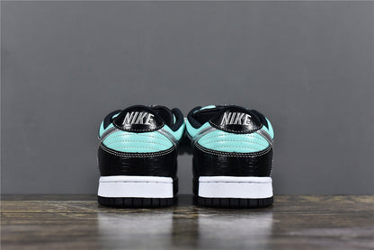 Dunk Low  ‘Tiffany’