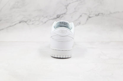 Dunk Low “Triple White”