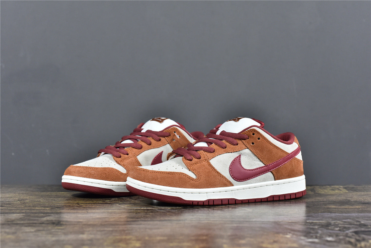 Dunk Low SB ‘Dark Russet Cedar’