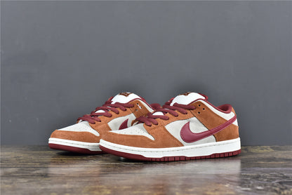 Dunk Low SB ‘Dark Russet Cedar’