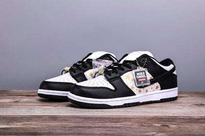 SUP x Dunk Low SB ‘Black’