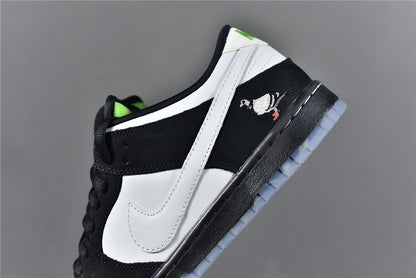 Dunk low Staple ‘Panda Pigeon’