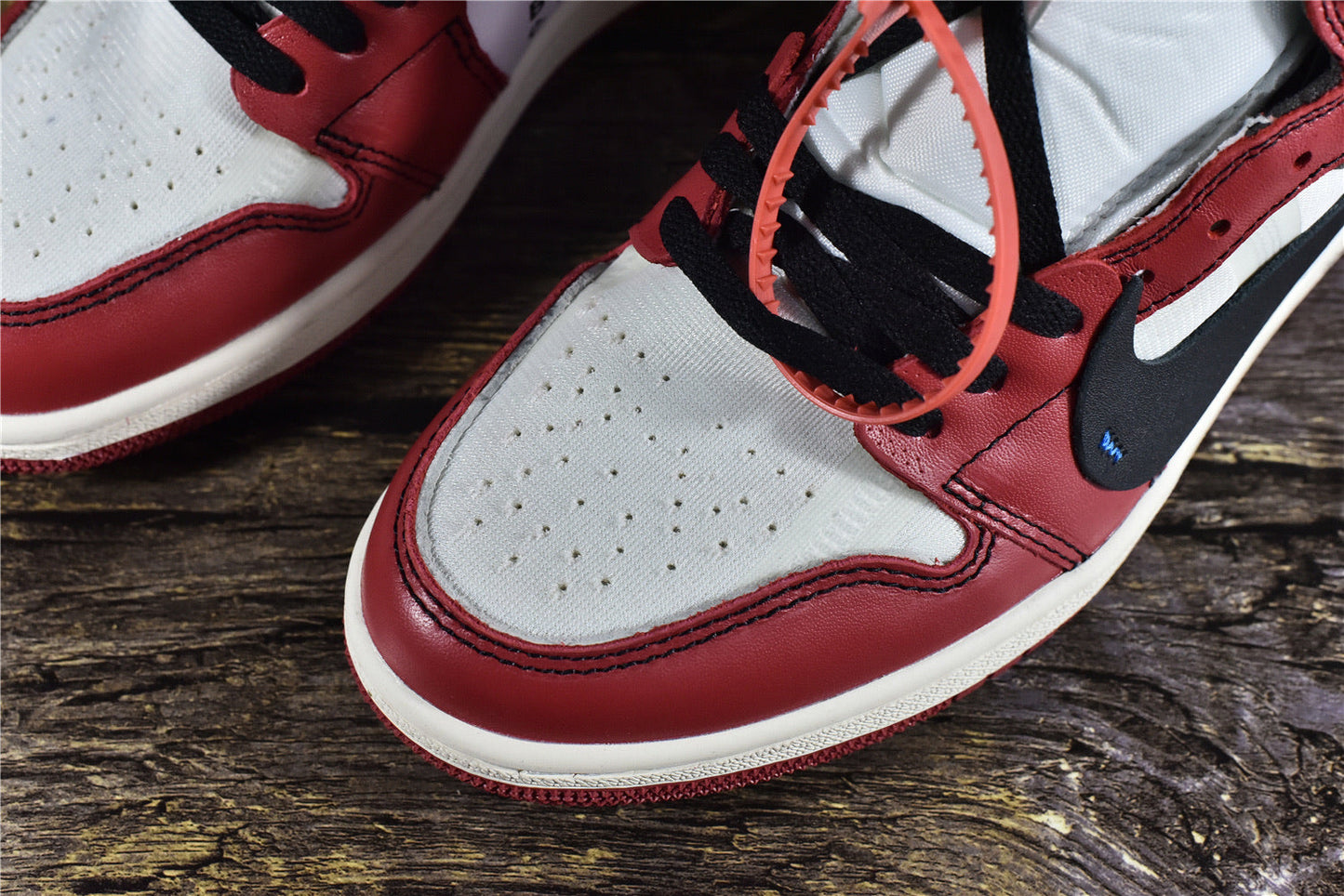 OW x AJ 1 Retro High OG ‘Chicago’