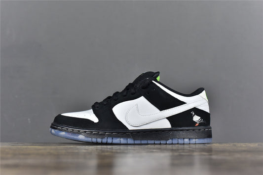 Dunk low Staple ‘Panda Pigeon’