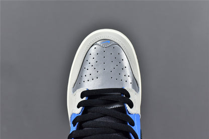 SB  Dunk Low ‘Instant’