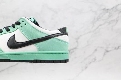 Dunk Low SB “Sea Crystal”