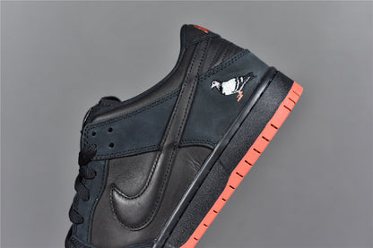 Dunk low Staple ‘Black Pigeon’