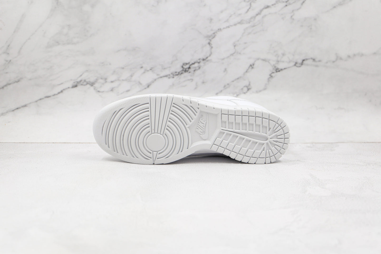 Dunk Low “Triple White”
