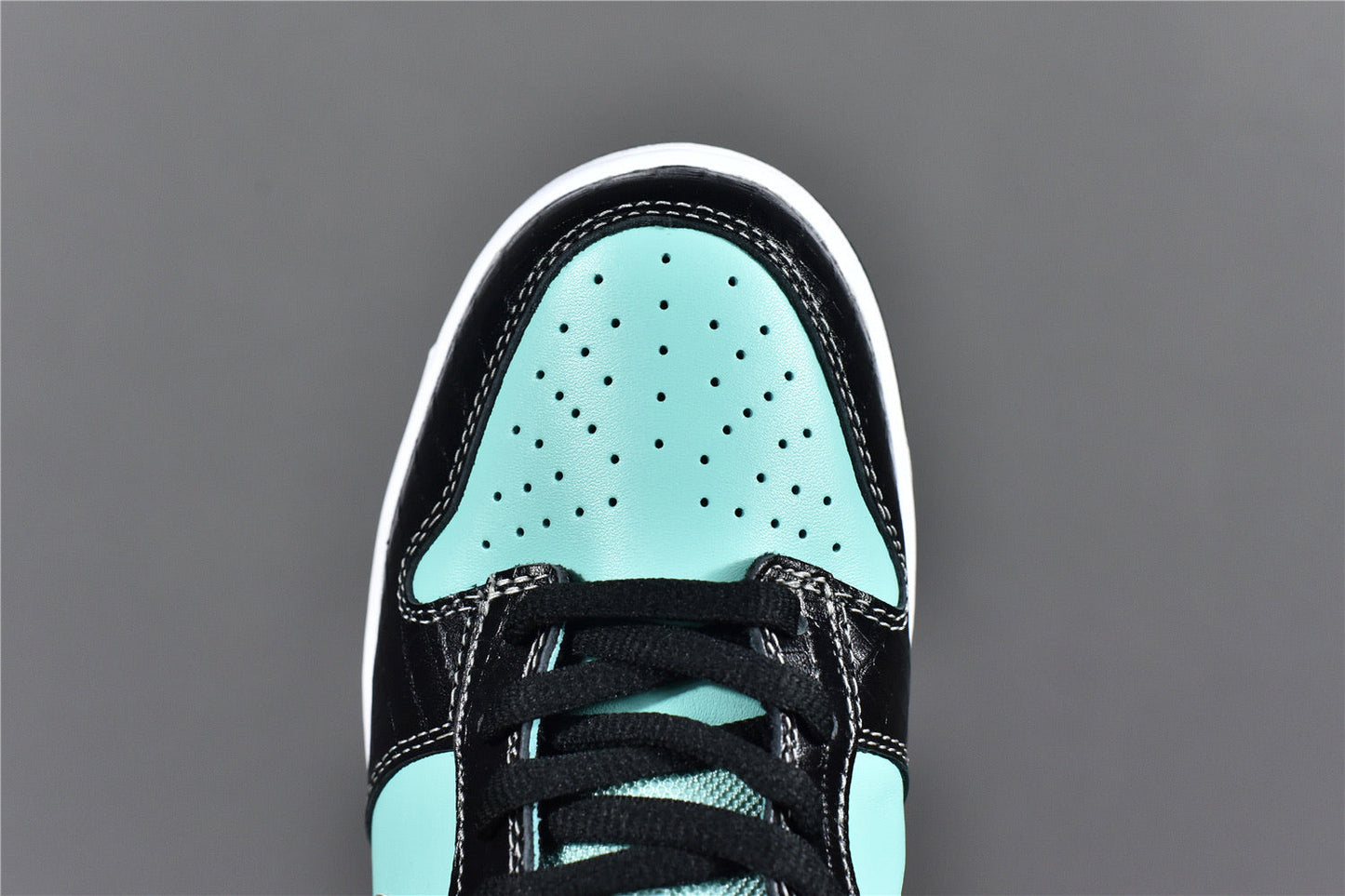 Dunk Low  ‘Tiffany’