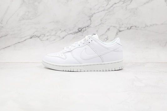 Dunk Low “Triple White”