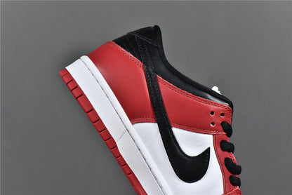 Dunk Low  ‘Chicago’