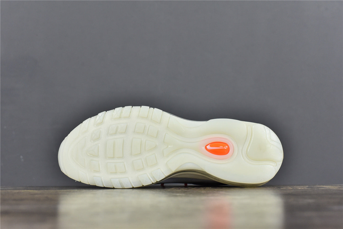 OW AM 97 OG - White