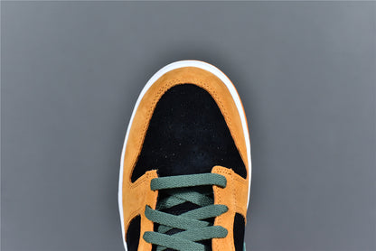 Dunk Low ‘Ceramic’