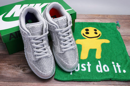 Dunk Low CPFM ‘Pure Platinum’