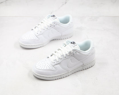Dunk Low “Triple White”