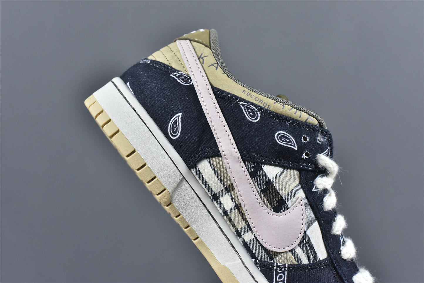 Travis Scott x SB Dunk Low 'Cactus Jack'