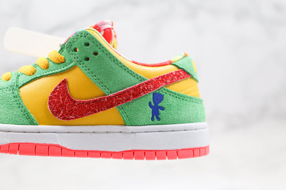 Dunk Low SB “Sourpatch”