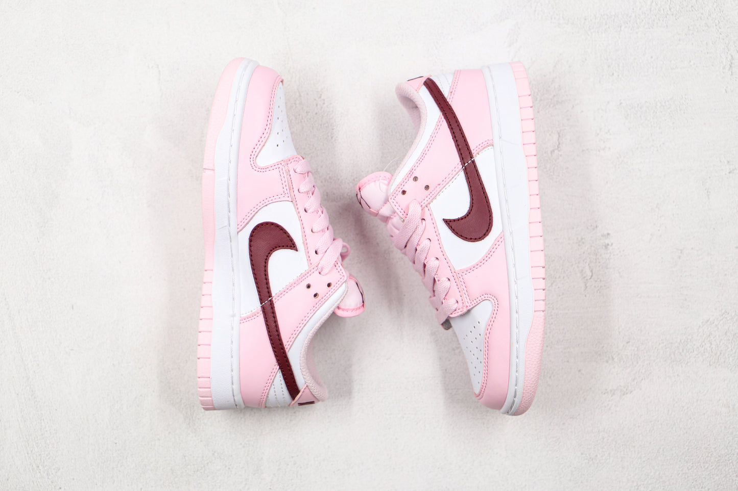 Dunk Low “White / Pink / Red”