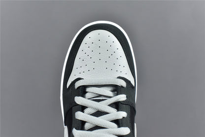 SB  Dunk Low ‘Shadow’