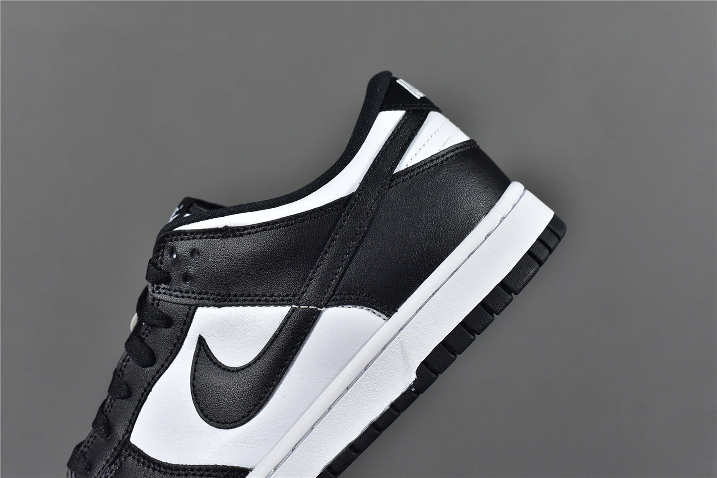 Dunk Low Retro ‘white black’