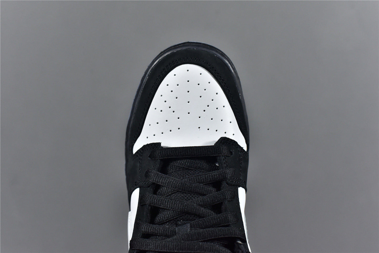 Dunk low Staple ‘Panda Pigeon’