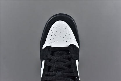 Dunk low Staple ‘Panda Pigeon’