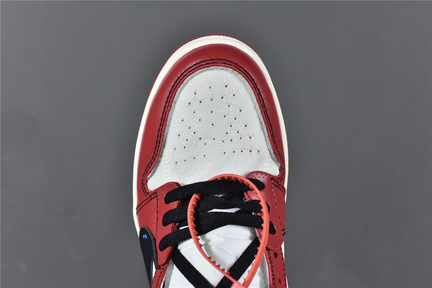 OW x AJ 1 Retro High OG ‘Chicago’