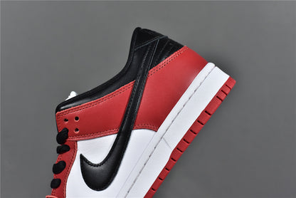 Dunk Low  ‘Chicago’