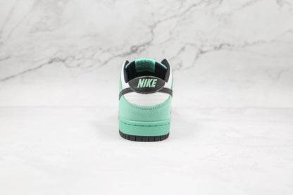 Dunk Low SB “Sea Crystal”