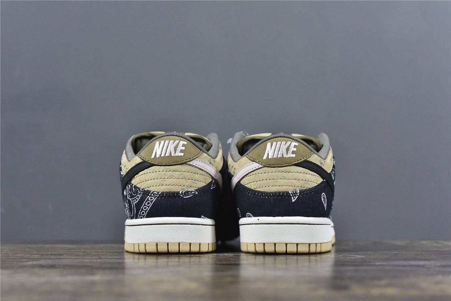 Travis Scott x SB Dunk Low 'Cactus Jack'