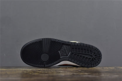 Dunk Low Raygun ‘white’