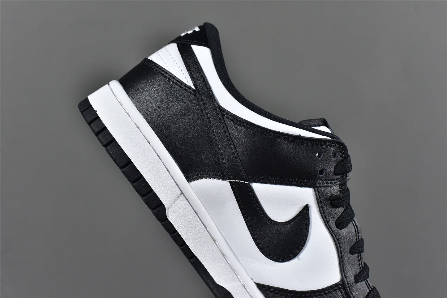 Dunk Low Retro ‘white black’