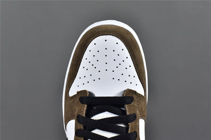 Dunk Low Trail End ‘Brown’