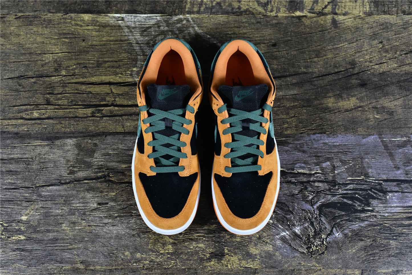 Dunk Low ‘Ceramic’