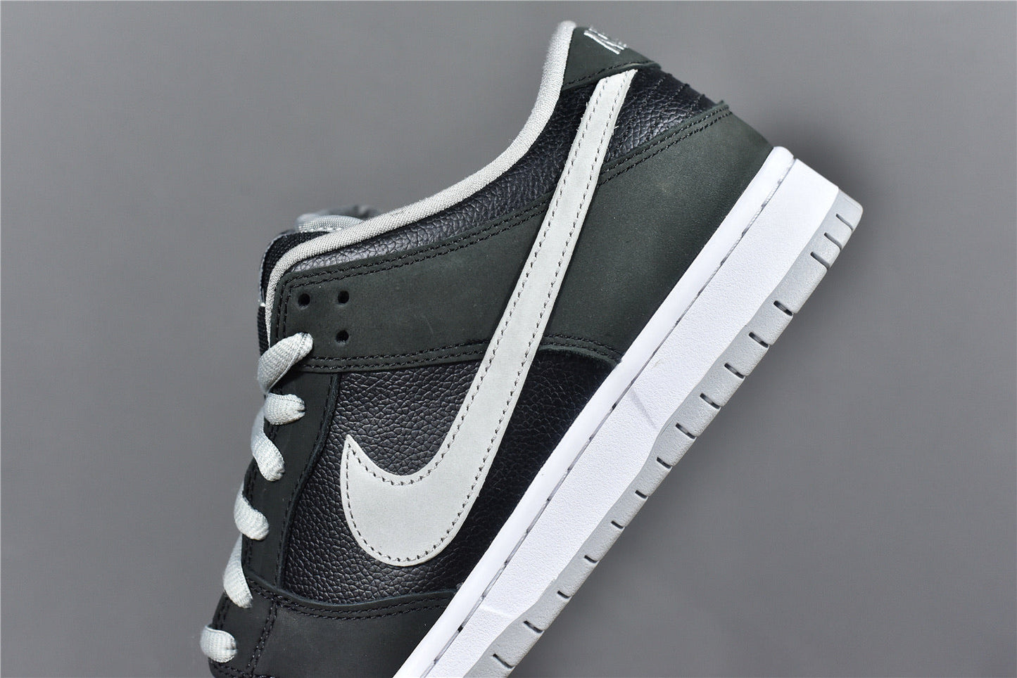 SB  Dunk Low ‘Shadow’