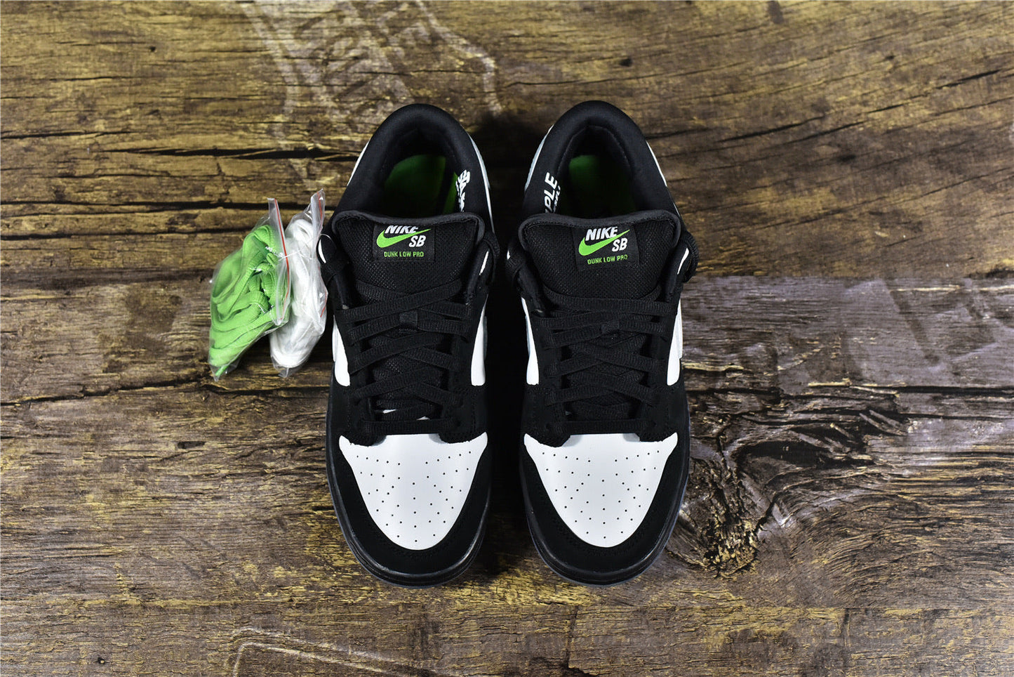 Dunk low Staple ‘Panda Pigeon’