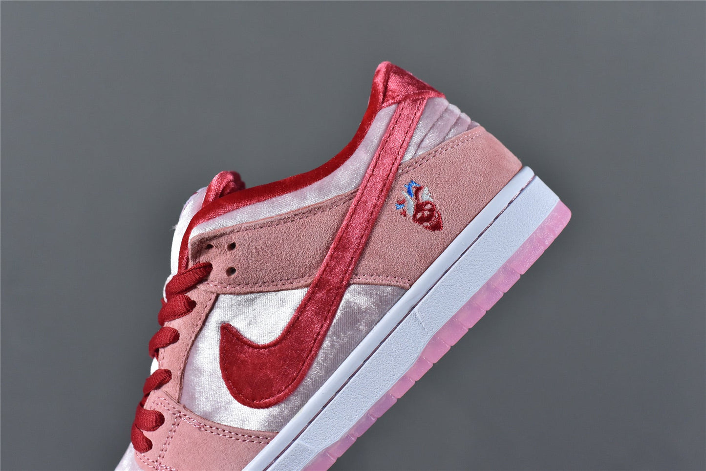 StrangerLove Dunk Low SB 'Valentine's Day'